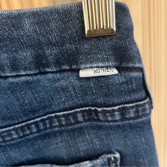 MOTHER The Looker Ankle Fray Jeans in Invitation Only Wash. Size. 25. - Picture 10 of 16